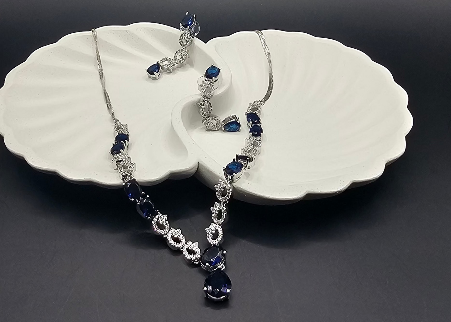 Colord light weight necklace earrings set