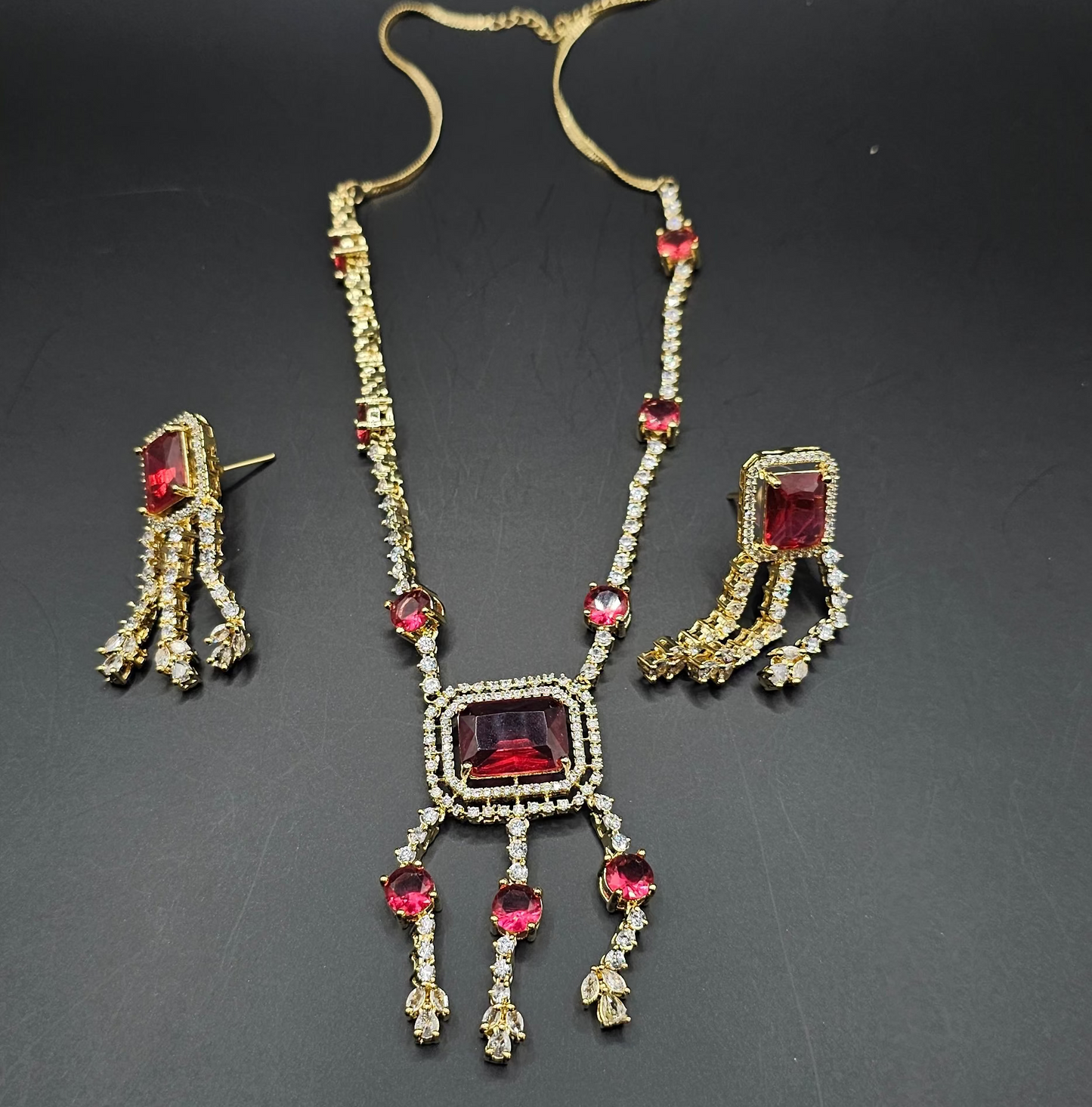 Light weight Ruby and Golden Queen collection
