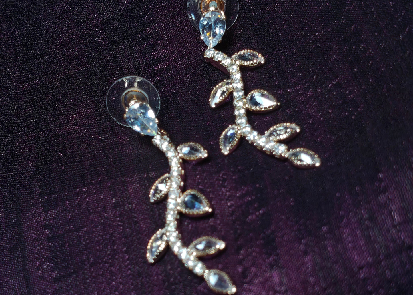 Your Perfect Day, Perfect Sparkle: Wedding Dangle Earrings