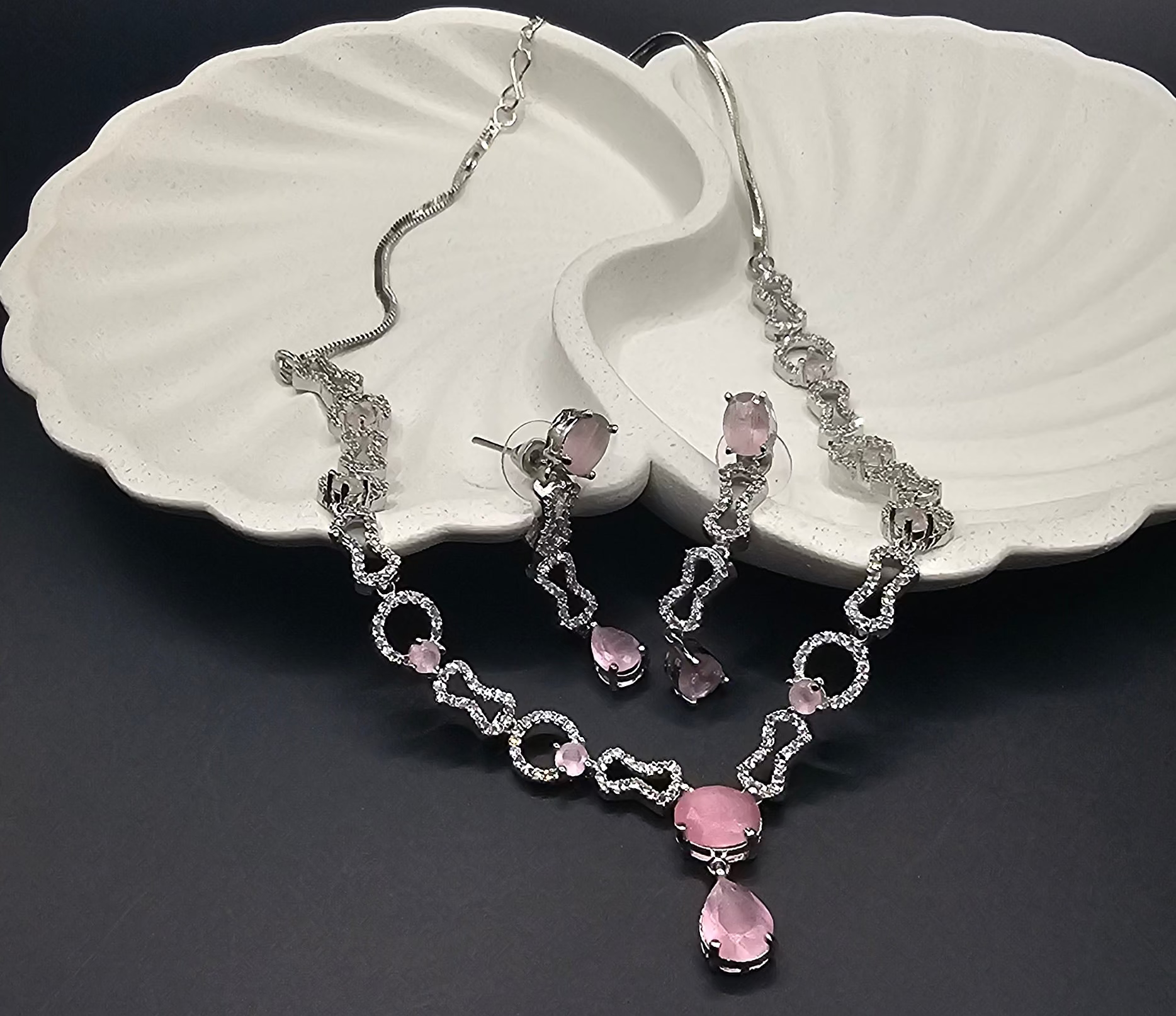 Colord light weight necklace earrings set